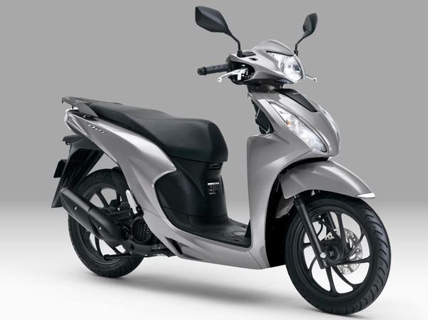 Potret Skutik Terbaru Honda yang Konsumsi BBM-nya 55,6 Km per Liter