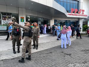 Cerita Kepanikan Keluarga Pasien Saat PPJT RSUD dr Soetomo Terbakar