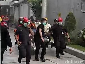 Pagi Hari Mencekam Saat PPJT RSUD dr Soetomo Dilalap Api