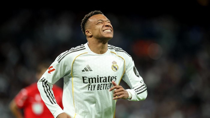 Pelatih Real Oviedo kaget lihat Kylian Mbappe dicemooh fans Real Madrid.