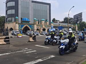 Video Polisi Berlakukan One Way dari Puncak ke Jakarta Siang Ini