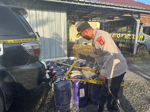 Pria di Lampung Ditangkap Polisi karena Angkut BBM Subsisi Pakai Fortuner