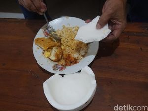 Kebiasaan Pria Jombang Makan Kelapa Pun Dipahami Tetangga Saat Hajatan