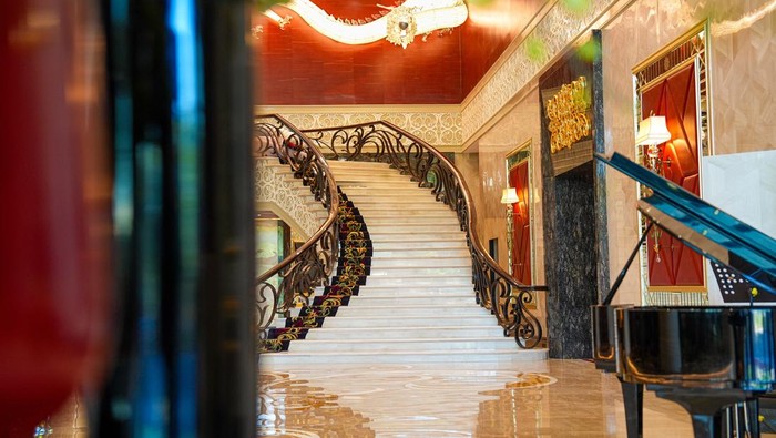 The Trans Luxury Hotel Surabaya Sambut Tamu Pertama