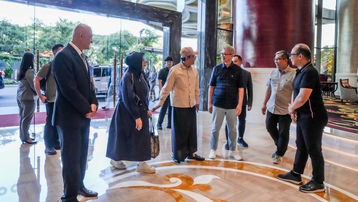 The Trans Luxury Hotel Surabaya Sambut Tamu Pertama