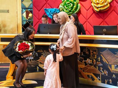 The Trans Luxury Hotel Surabaya Sambut Tamu Pertama