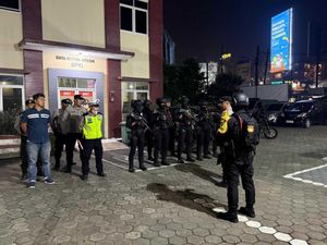Polisi Amankan 4 Remaja Lagi Minum Miras di Pinggir Jalan Tangsel
