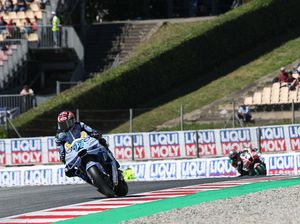 Hasil Sprint Race MotoGP Catalunya 2026: Ketat! Alex Marquez Asapi Acosta