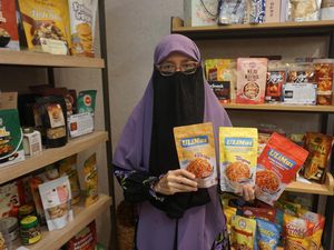 Camilan Bawang Goreng yang Membuat Uli Cuan Jutaan Rupiah dari Rumah