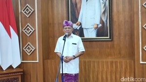 Koster Tergetkan Pungutan Wisatawan Asing Capai Rp 500 Miliar pada 2026