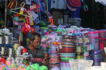Berita dari Detik Finance: Harga Perabot Rumah Tangga di Jatinegara Naik