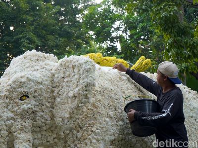 Persiapan Peserta Mobil Hias Jelang Surabaya Vaganza 2026