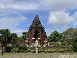 Turis Asing di Bali Mengeluh, Tulisan Papan Informasi Wisata Tak Bisa Dibaca
