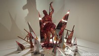Kritik Tajam Joko Anwar Lewat Pameran Macabre Art Ghost in the Cell