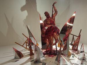 Kritik Tajam Joko Anwar Lewat Pameran Macabre Art Ghost in the Cell