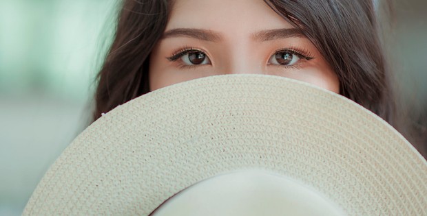 Manfaat konsumsi jus wortel yang paling populer adalah membantu menjaga kesehatan mata berkat kandungan vitamin A dan beta karoten di dalamnya.