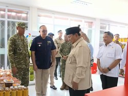 Momen Tito Dampingi Prabowo Resmikan Operasionalisasi 1.061 KDKMP