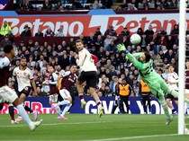 Klasemen Liga Inggris: Liverpool Disalip Aston Villa & Diancam Bournemouth