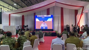 Walkot Rico ke Luar Negeri Saat Peresmian 1.061 KDKMP, Prabowo: Cek Izinnya