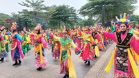 Memukau..., Aksi 1.500 Penari Ondel-ondel Berlenggak-lenggok di TMII