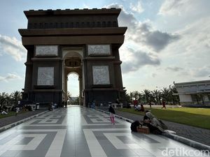 Simpang Lima Gumul Kediri Diserbu Wisatawan Saat Long Weekend