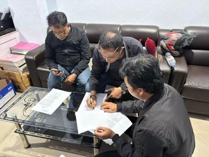 Polisi Tahan 2 Tersangka Mafia Tanah di Sorong, Eks Kepala BPN-Pengacara