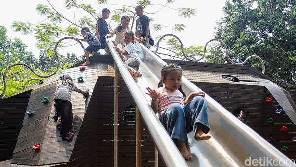 Tebet Eco Park Jadi Favorit Warga Saat Long Weekend
