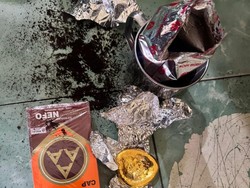 Petugas Bandara Jambi Temukan 375 Gram Emas Ilegal dalam Kotak Kopi