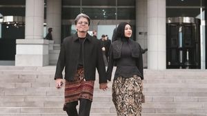 Gaya Unik Aurel Hermansyah di Korea, Tampil Modern Dengan Sentuhan Batik