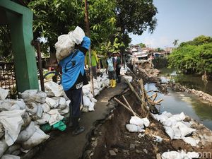 Sambat Emak-emak Korban Banjir Semarang: Barang Elektronik Rusak Semua