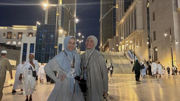 5 Selebritas Berangkat Haji Tahun Ini