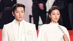 Gaya Para Bintang Colony di Red Carpet Cannes, Jun Ji Hyun Bak Goddess