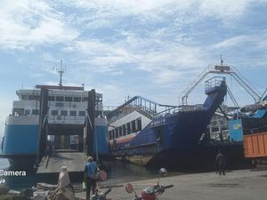 KMP Samudra Utama Kandas di Gilimanuk, Antrean Kendaraan Mengular 1,6 Km