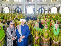 Khofifah Hadiri Harlah ke-80 Muslimat NU, Serukan Perdamaian Dunia ke PBB