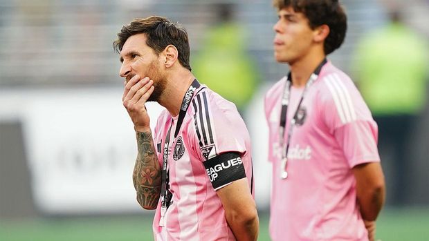 SEATTLE, WASHINGTON - AUGUST 31: Lionel Messi #10 of Inter Miami CF gestures with the Runners-up medal after the Leagues Cup Final match between Seattle Sounders and Inter Miami CF at Lumen Field on August 31, 2025 in Seattle, Washington. (Photo by Rich Lam/Getty Images)