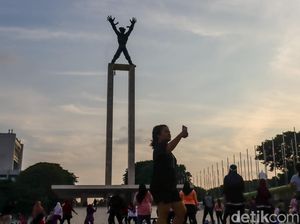 Menutup Libur dengan Langkah Kecil di Lapangan Banteng