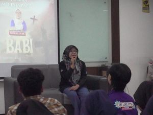 Nobar Pesta Babi Bareng Dosen di ITS-UWG