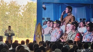 Canda Prabowo Singgung Nama Bupati Tuban: Halindra, Bukan Gerindra?