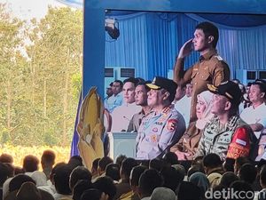 Canda Prabowo Singgung Nama Bupati Tuban: Halindra, Bukan Gerindra?