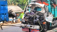 Tabrakan 2 Truk di Pantura Situbondo, Balita Tewas Terjepit Dasbor