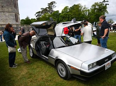Ratusan Mobil Klasik Ramaikan Lulworth Castle