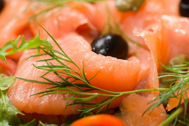 Salmon sockeye termasuk makanan tinggi protein yang cocok untuk diet karena kaya protein, omega-3, dan membantu pembentukan otot sekaligus menjaga kesehatan jantung.