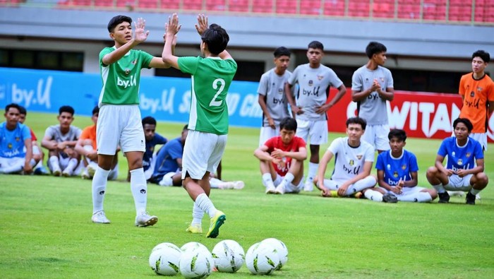 Sebuah program baru dalam industri sepakbola Indonesia telah hadir. Adalah Second Chance, yang merupakan program soccer camp profesional.
