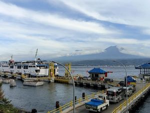 Ada Super New Moon, Warga Diminta Waspada Saat Menyeberang di Selat Bali