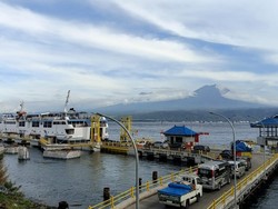 Ada Super New Moon, Warga Diminta Waspada Saat Menyeberang di Selat Bali
