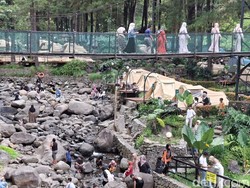 Wisata Jolotundo Nganjuk Diserbu Ribuan Pengunjung di Akhir Long Weekend