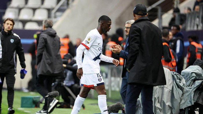 PARIS, FRANCE - MAY 17: Ousmane Dembélé #10 of Paris Saint-Germain reacts after his injury during the Ligue 1 McDonalds match between Paris FC and Paris Saint-Germain at Stade Jean Bouin on May 17, 2026 in Paris, France. (Photo by Xavier Laine/Get