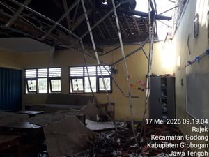 SDN 2 Mlilir yang Atapnya Ambrol Sempat Gagal Direhab gegara Efisiensi
