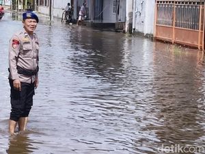 Banjir Rob Rendam Pesisir Utara Pasuruan