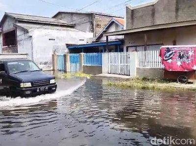 Pesisir Utara Pasuruan Mulai Banjir Rob